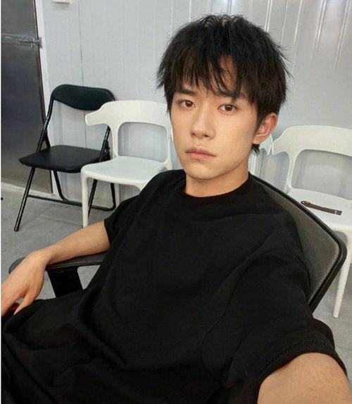 易烊千玺近况爆料最新,新作品筹备中,生活状态引关注 第2张 易烊千玺近况爆料最新,新作品筹备中,生活状态引关注 第2张